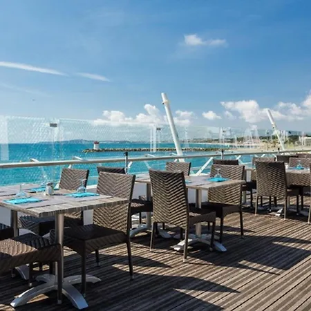 à Villeneuve-loubet, 19 M², Climatisation *